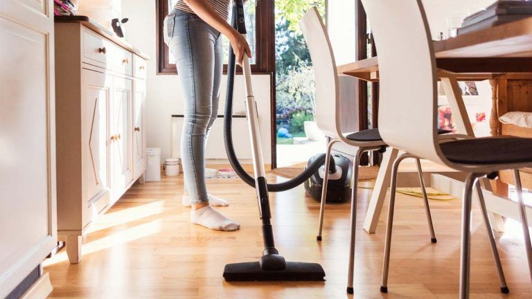 Small Apartment Vacuum Storage: Maximize Space and Declutter